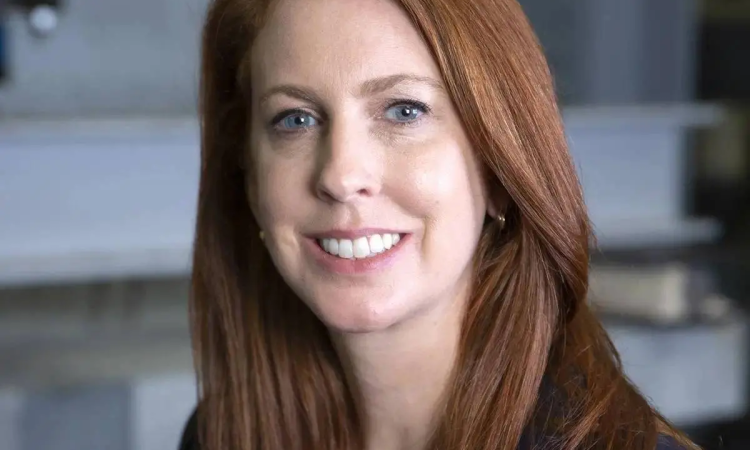 A headshot of Lauren Stewart 