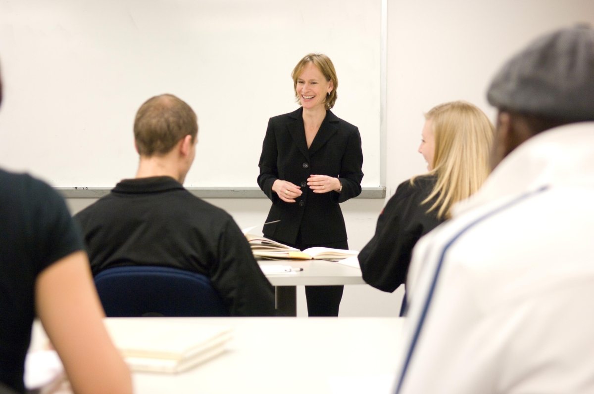 Lisa Rosenstein teaching a course in the Engineering Communication program